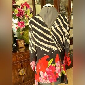 Black & White Zebra-Striped Floral V-Neck Women's Top